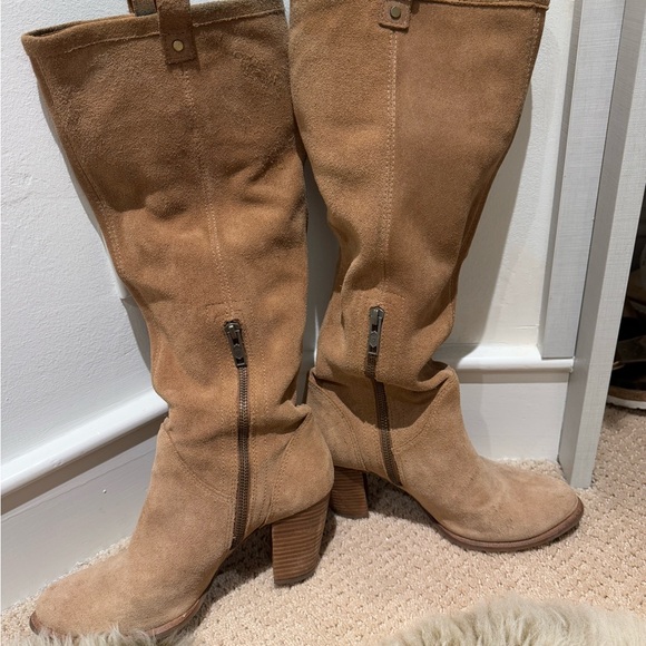 UGG boots size 8 - Picture 5 of 6